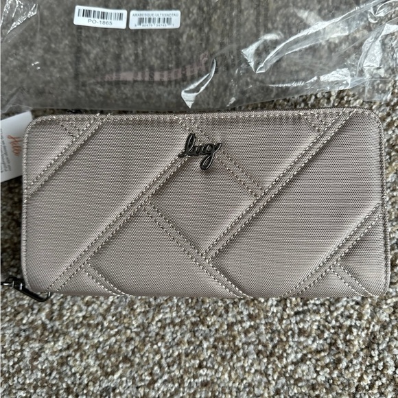Lug arabesque Wristlet Wallet sand taupe ultra X - Picture 2 of 7